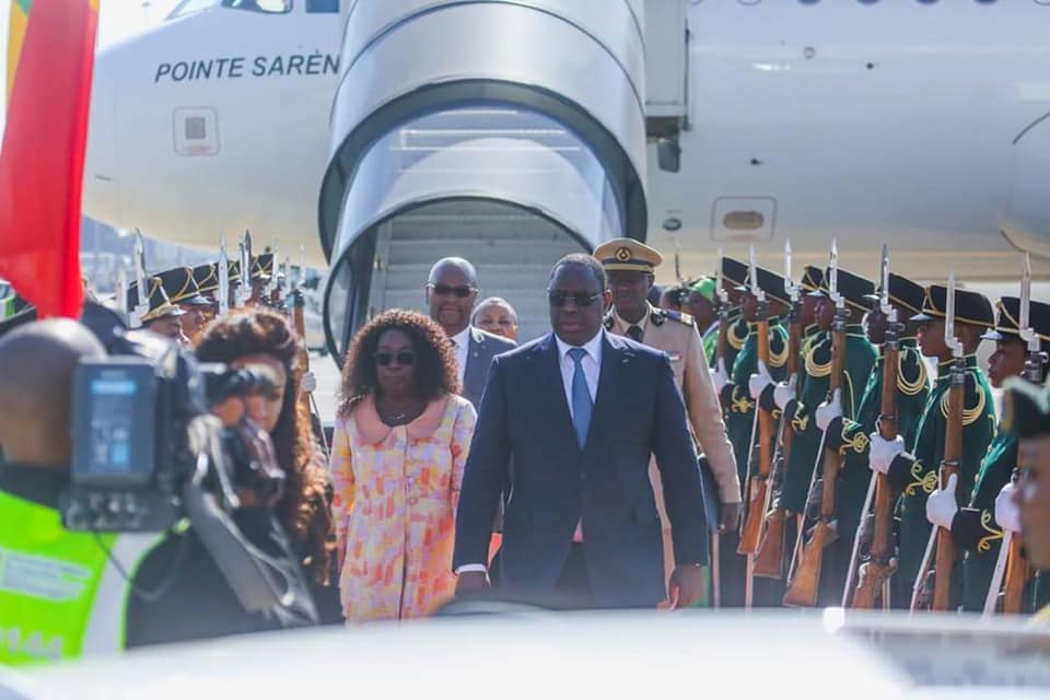 (5 Photos) – L&rsquo;arrivée de Macky Sall pour le sommet des BRICS