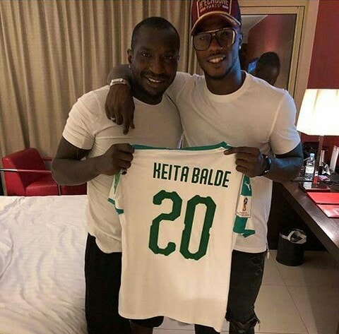 Arrêt sur image : Diao Keita Baldé offre un maillot à Mamadou Niang