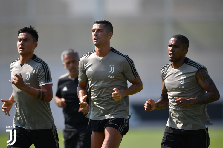 Photos(10) – Juve : les images du premier entrainement de Cristiano Ronaldo…