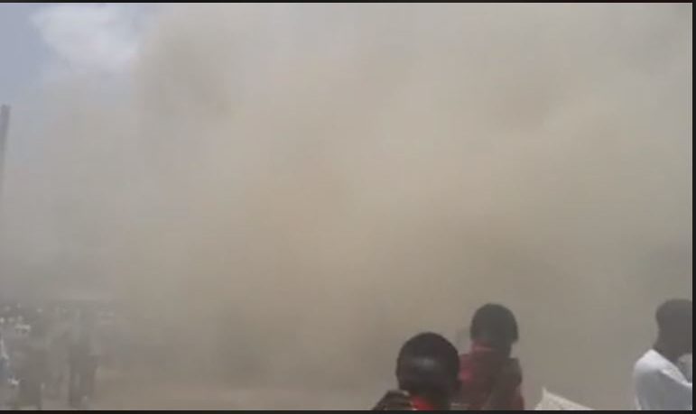 Urgent – (Vidéo + 04 photos): Un incendie déclaré au marché Ocas, Touba…