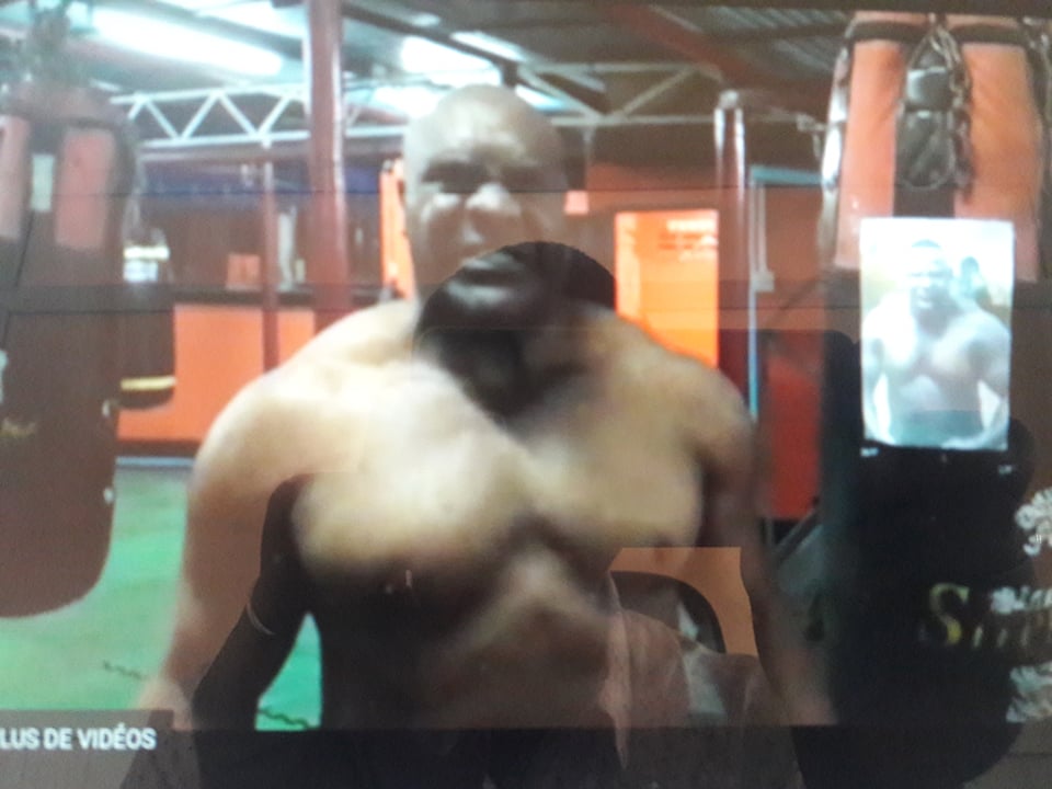 Boxe: Bob Sapp promet l’enfer à Bombardier(vidéo)