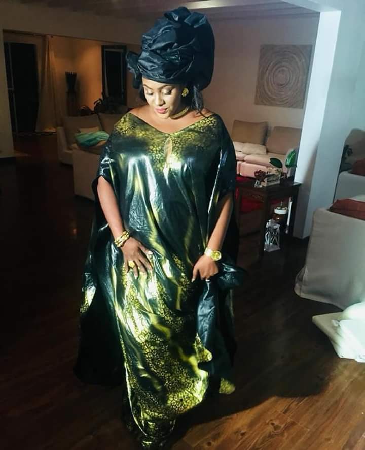 Arrêt sur image: Adja s&rsquo;affiche avec sa belle tenue