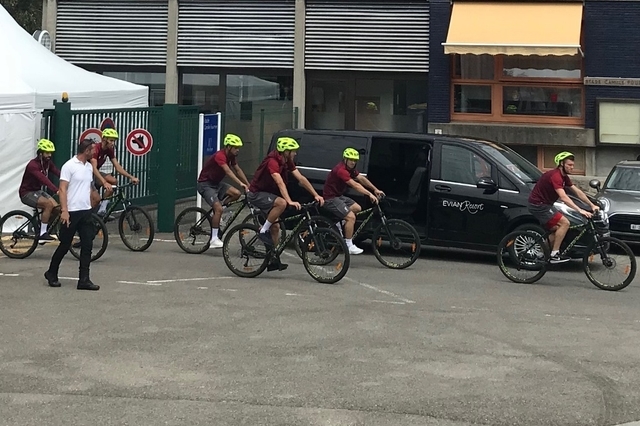 Foot – Liverpool: Sadio Mané et ses coéquipiers se sont rendus au stade à vélo 