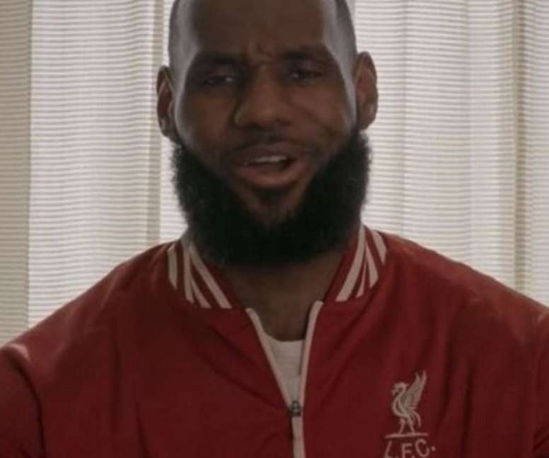 LeBron s’attire les foudres des supporters de Liverpool