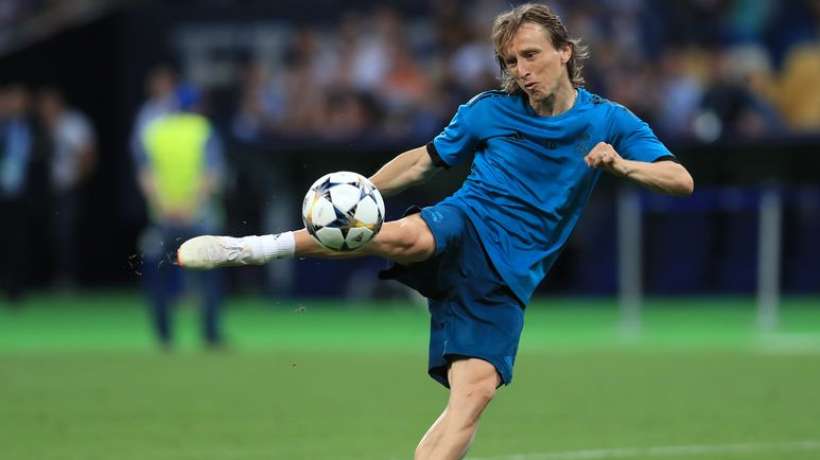 https://senego.com/wp-content/uploads/2018/08/luka-modric-a-decide-de-continuer-avec-le-real-madrid_233824.jpg