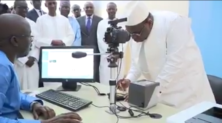 Vidéo-Permis numérisés: Macky Sall réussit son examen – Regardez!