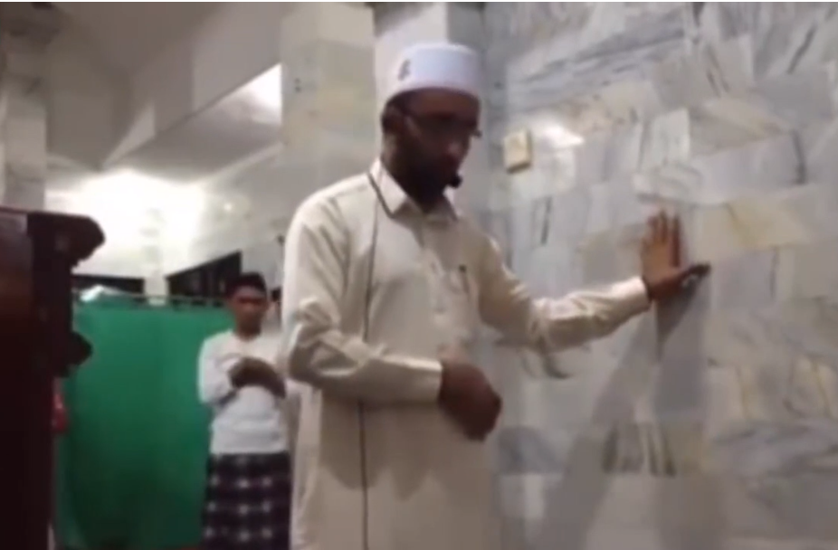Vidéo: Cet imam fait le buzz dans le monde -Regardez!