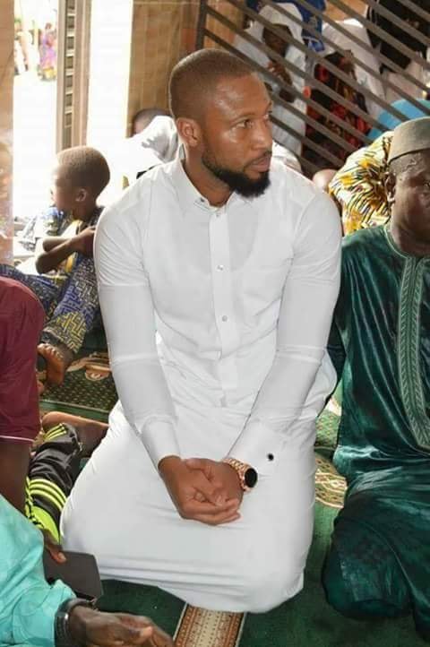 Photos: Le Footballeur malien Seydou Keita construit une mosquée dans un village de son pays