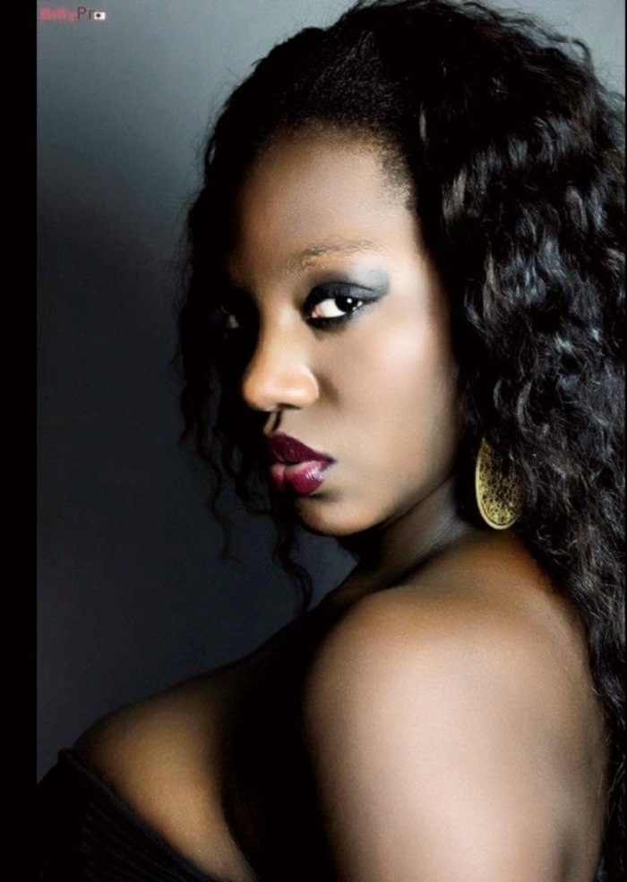 L&rsquo;ex vidéo girl Samira fait des menaces voilées à Macky Sall avant de se rétracter