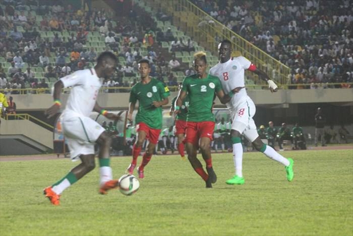 Vidéo: Madagascar Vs Sénégal: Les malgaches égalisent sur un laxisme de la défense sénégalaise (1-1) Regardez