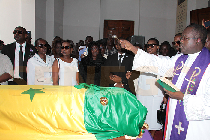 (30 photos exclusives) – Bruno Diatta à la Cathédrale du souvenir africain. Regardez