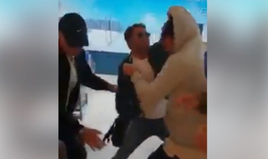 Vidéo-Jamel et kev Adams se moquent de Booba et Kaaris à l’aéroport