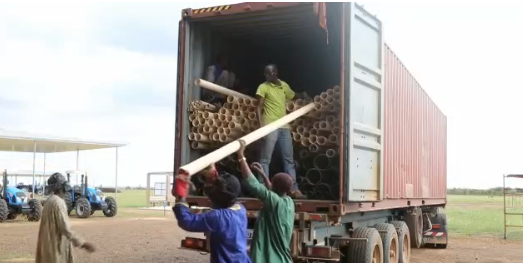 Vidéo-Prodac: Keur Momar Sarr réceptionne des engins agricoles, les populations poussent un ouf de soulagement… Regardez