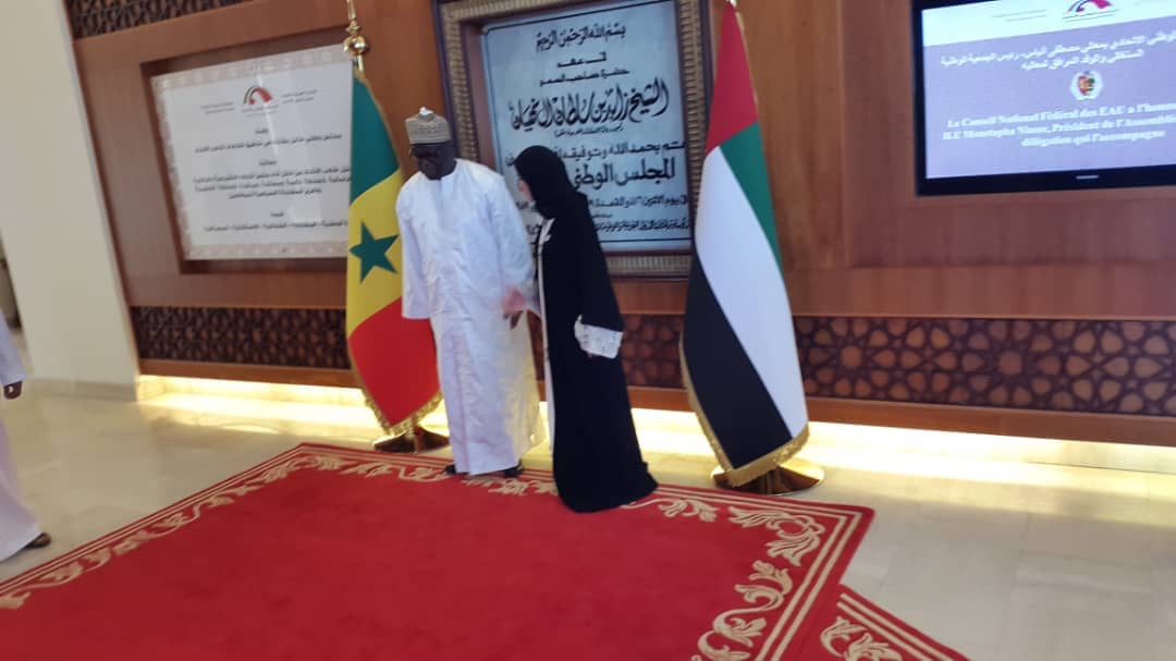 Photos: Moustapha Niass à Abu Dhabi pour… Regardez