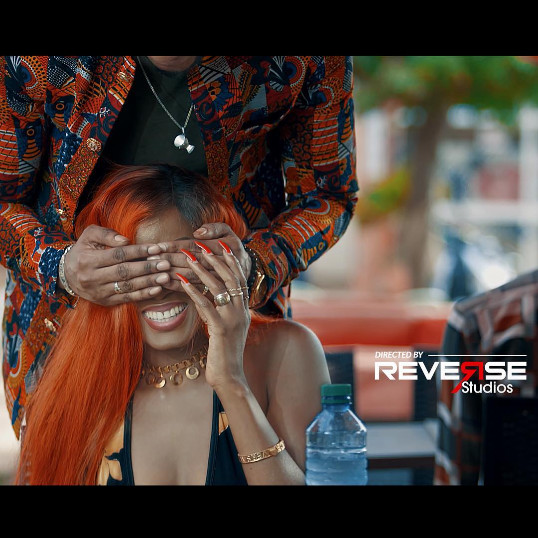 Vidéo – Le Teaser du tout nouveau clip de Queen Biz intitulé « sama chewing gum ». Regardez !