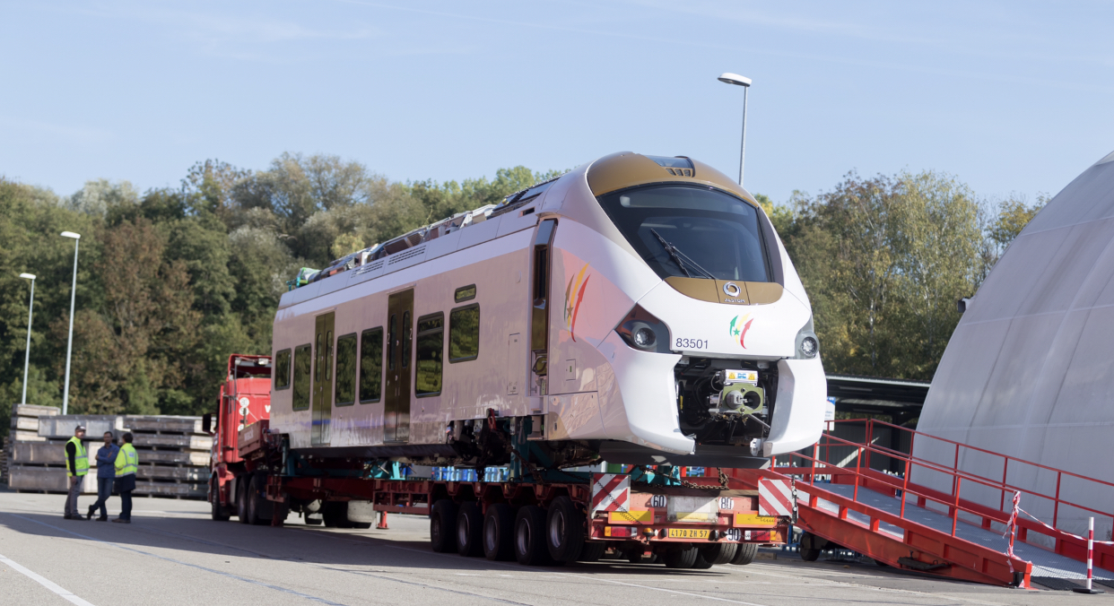 (3 photos) Des locomotives du projet Ter en route vers Dakar…