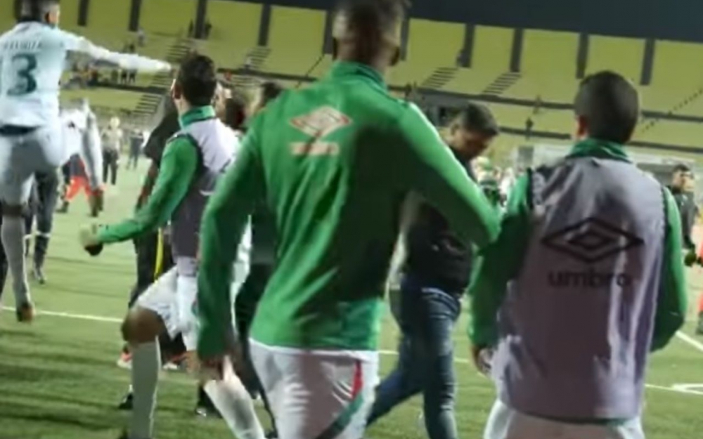 Vidéo – Plus de 80 blessés dont 30 policiers lors d’un match de foot en Algérie