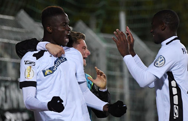 (Vidéo) Foot – Allemagne: Grâce à son doublé, Babacar Guèye qualifie son équipe en 8es de finale