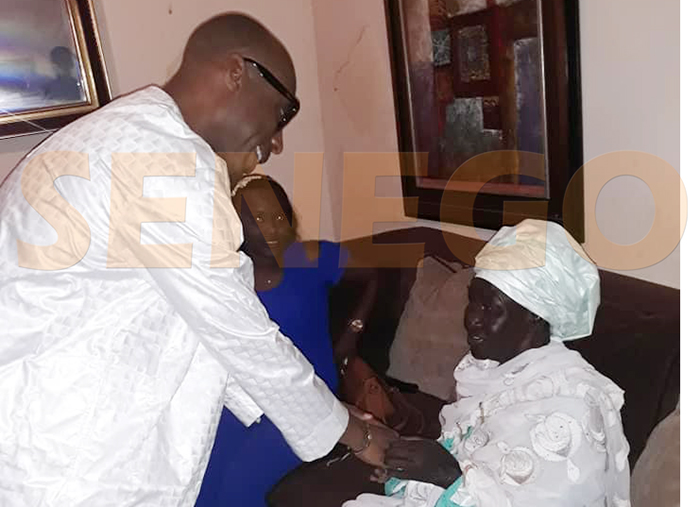 (03 photos) – Barthélémy Dias chez la mère de Khalifa Sall. Regardez