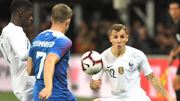 Foot – France-Islande: les Bleus menés à la pause