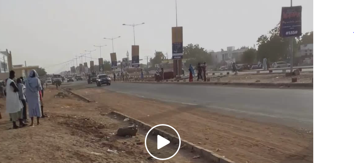 Vidéo-Entrée Timide de Macky Sall à touba : Ecoutez ce que dit ce jeune homme