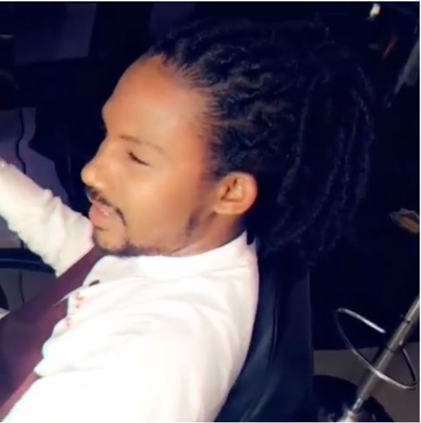 Vidéo : Nouveau marié, Pape Sidy refait ses rastas pour…
