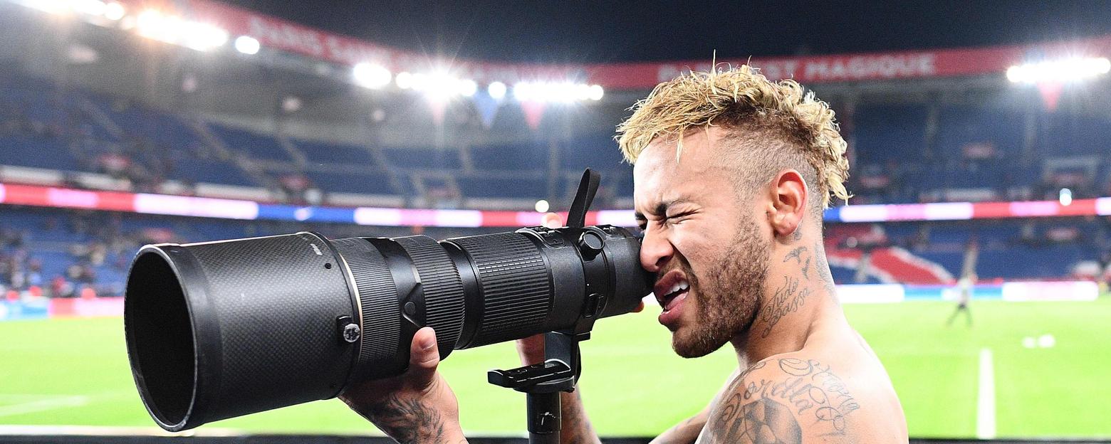 Vidéo – Quand Neymar prend des photos … sans appareil