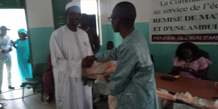 Wakhinan Nimzatt: Racine Tall offre des fournitures scolaires à hauteur de 10 millions…