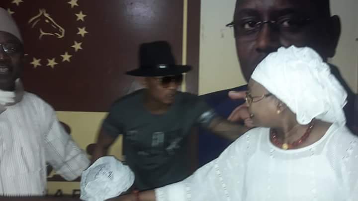 Photos: El Hadji Diouf au siège de l&rsquo;Apr