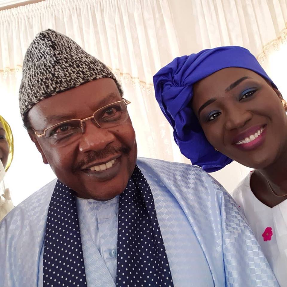 Arrêt sur image: La journaliste Faty Dieng pose aux côtés de Serigne Pape Malick Sy
