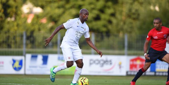 Vidéo: Souleymane Camara initié au cécifoot à Montpellier