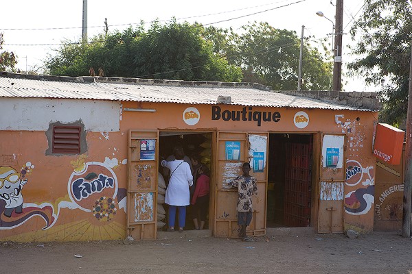 Ziguinchor –  Un voleur tué par un boutiquier avec son…