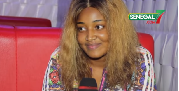 Vidéo-Mignonne fille de feu Demba Dia: « Mon père était un Guerrier, il m’a demandé de ne jamais… »
