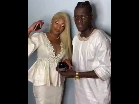 Vidéo: Kara Mbodj offre un cadeau spécial à sa femme
