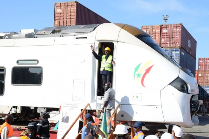 (37 Photos) : L’oeuvre (TER) du plus grand projet du président Macky Sall reçu par le Premier Ministre. Admirez !