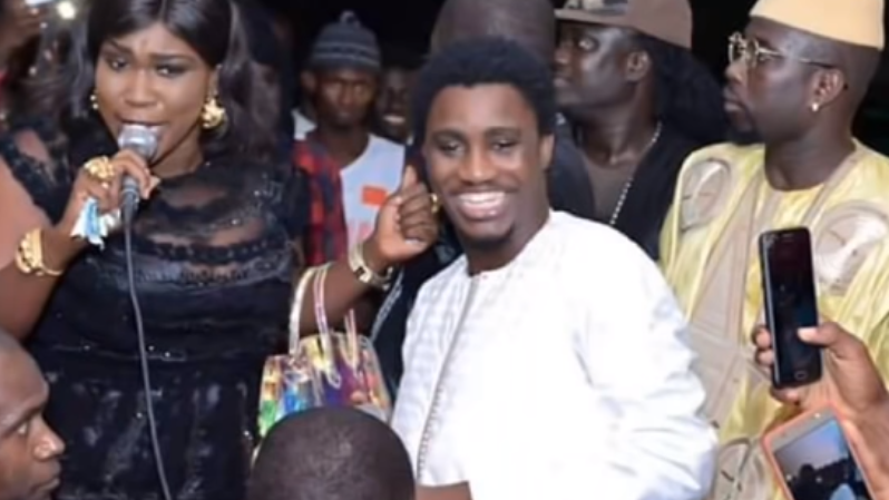 Vidéo-Wally Seck, Sidi Diop, Ndiollé Tall et Siteu ont fait vibrer le mariage…