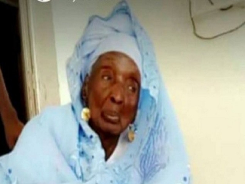 Vidéo- Le témoignage de la mère de Moustapha Niass sur son fils qui fait pleurer…