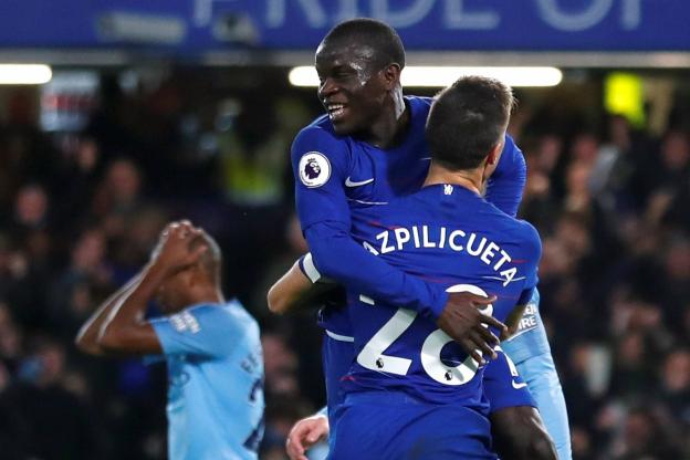 Vidéo résumé: Battu par Chelsea, Manchester City cède le fauteuil à Liverpool