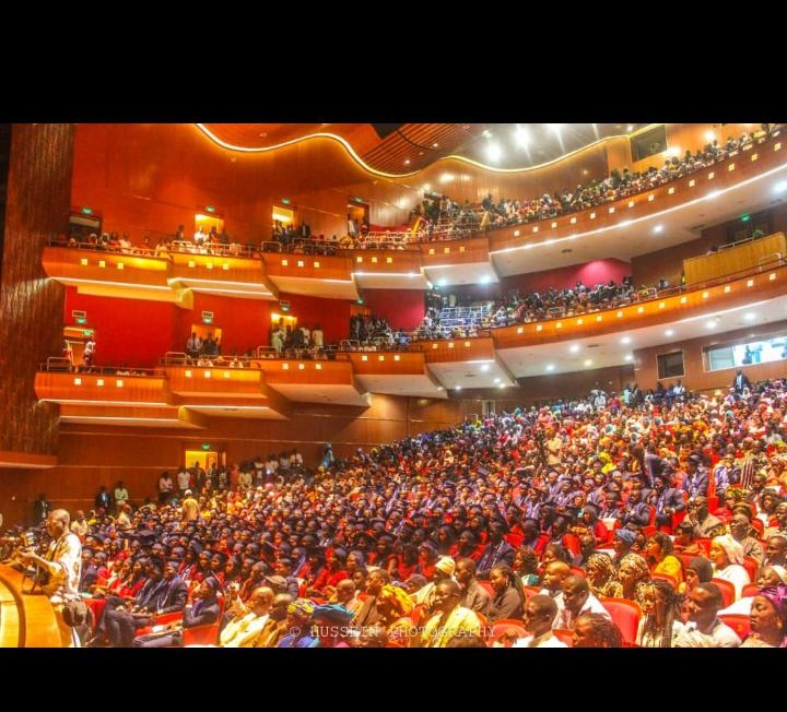 Vidéo- Après avoir reçu leurs diplômes, ces juristes déclament des xassaïd de Serigne Touba