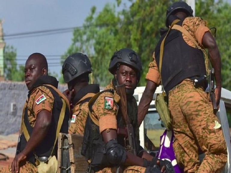 Mort de trois militaires au Burkina après l’explosion d’un engin