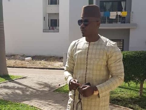(03 photos) – Mode vendredi : Cheikh Sarr très chic en tenue marron beige
