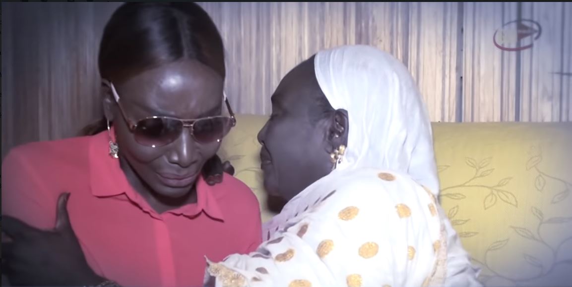 Vidéo : Pourquoi Coumba Gawlo et sa mère ont pleuré lors de…