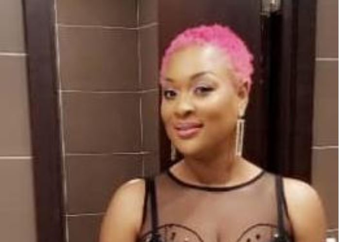 Photos+Vidéo – Fin d’année : Titi a désormais des cheveux roses. Regardez !