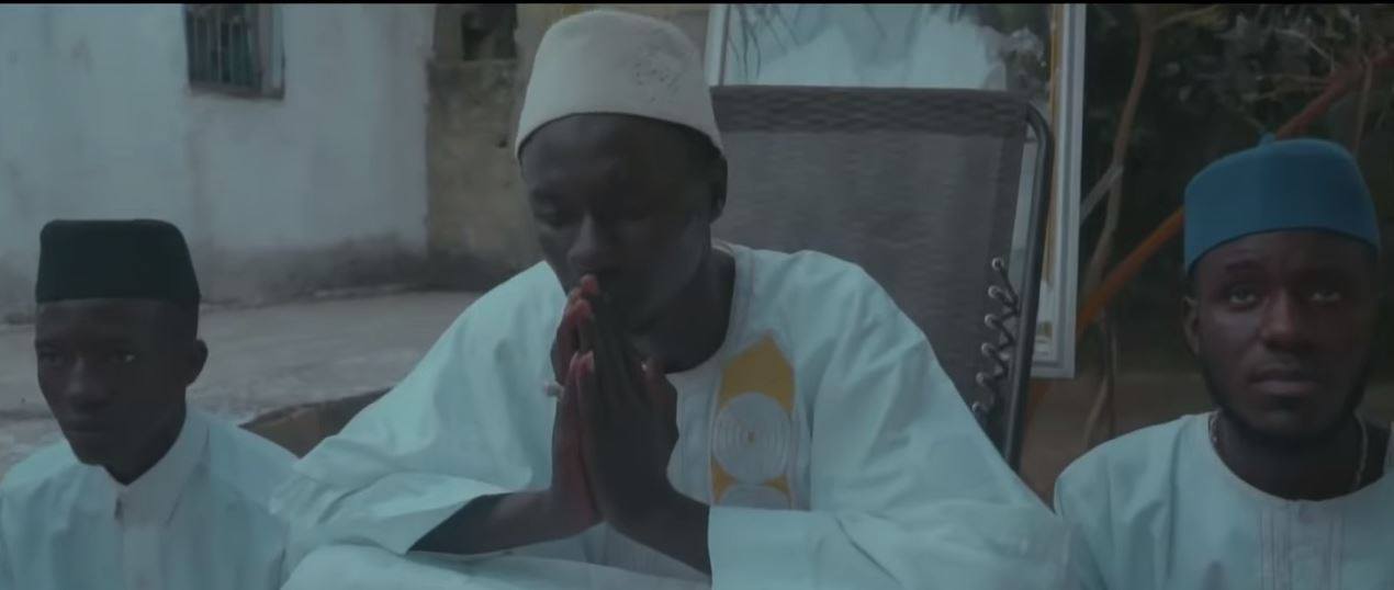 Vidéo – FBA, un rappeur de Tivaouane,  rend hommage à Al Amine