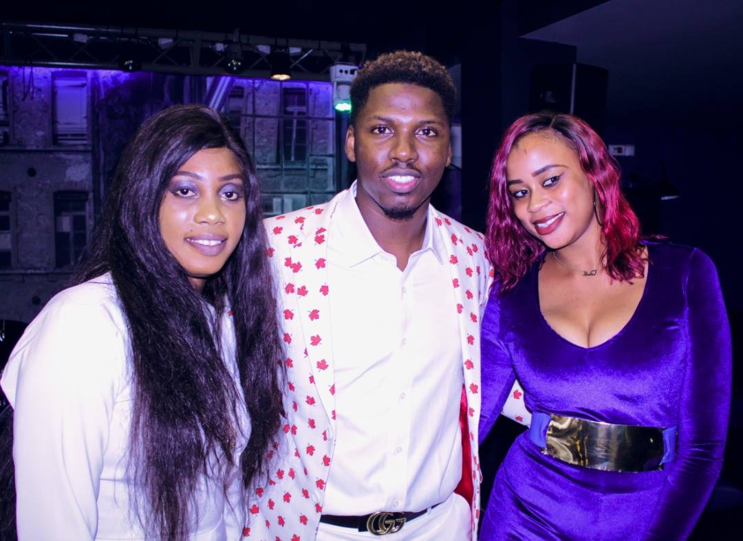 (23 photos) : Kane Diallo fait sortir les belles filles de Dakar pour célébrer son anniversaire.