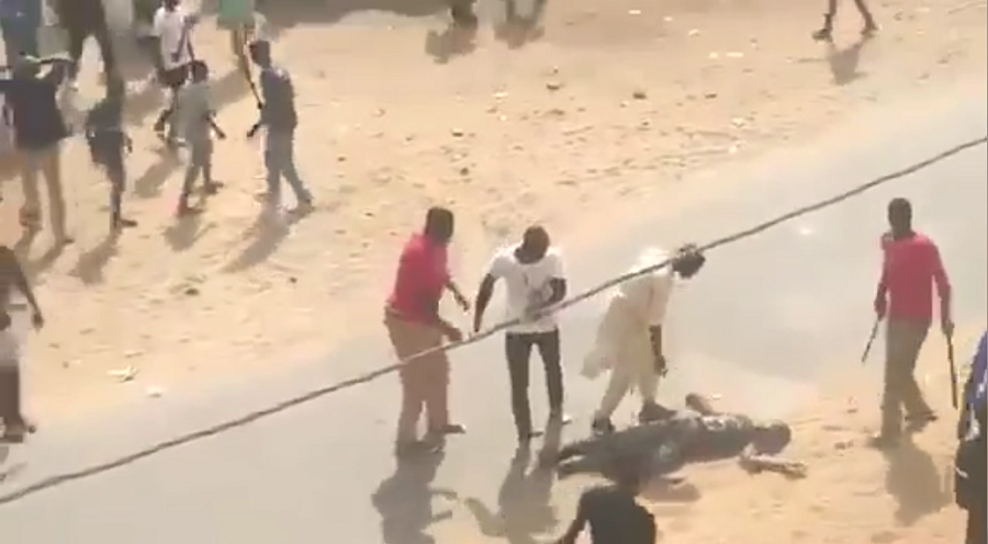 Vidéo – Du jamais vu: La violence s’invite encore à…