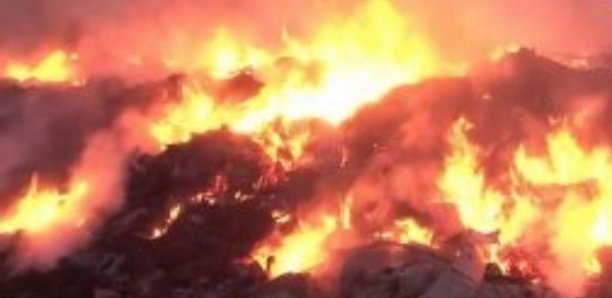 Louga : Un magasin a pris feu et emporte le siège de l’Apr…