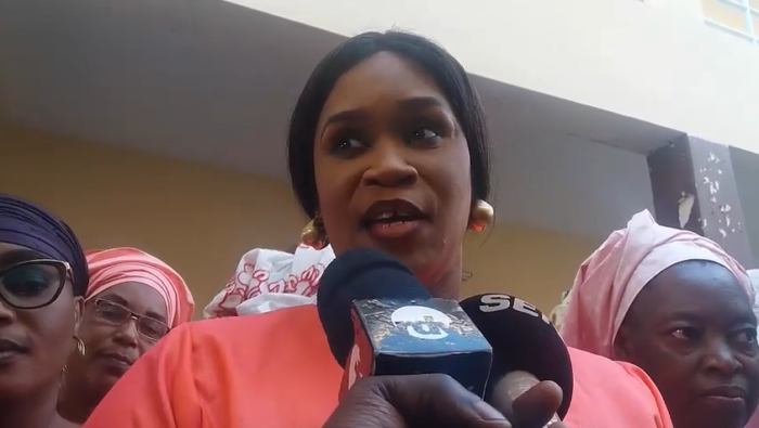 Vidéo : Lala Aicha Fall (Hcct) offre une bibliothèque à la commune des HLM. Regardez !