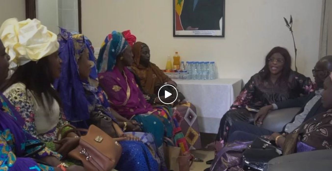 Video: Quand Mariéme Faye Sall bat campagne pour son mari
