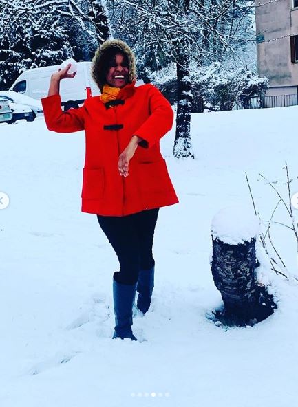 (06 Photos) Ndeye Ndack se défoule sur la neige avec…